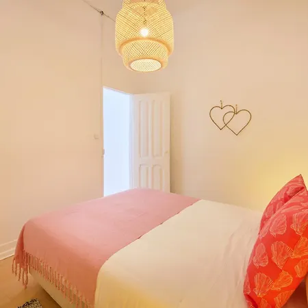 & Surf With Patio, By Timecooler 아파트