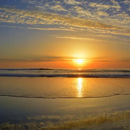 & Surf With Patio, By Timecooler * Costa da Caparica