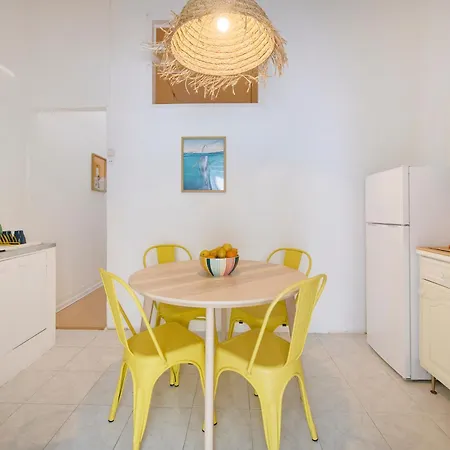 Apartment & Surf With Patio, By Timecooler Costa da Caparica