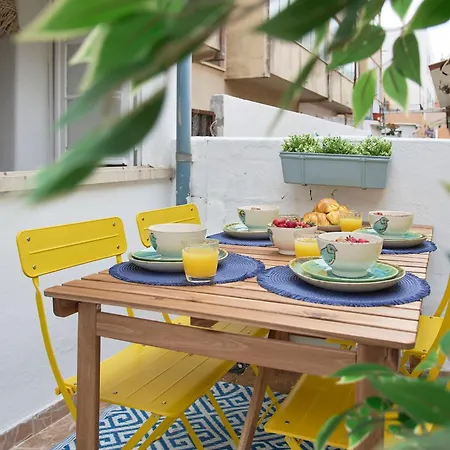 & Surf With Patio, By Timecooler Appartement