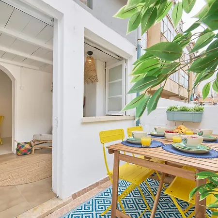 & Surf With Patio, By Timecooler Costa da Caparica