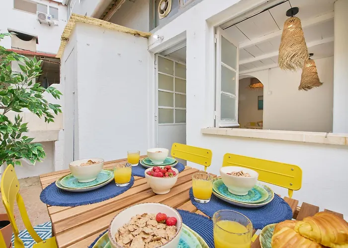 & Surf With Patio, By Timecooler Costa de Caparica