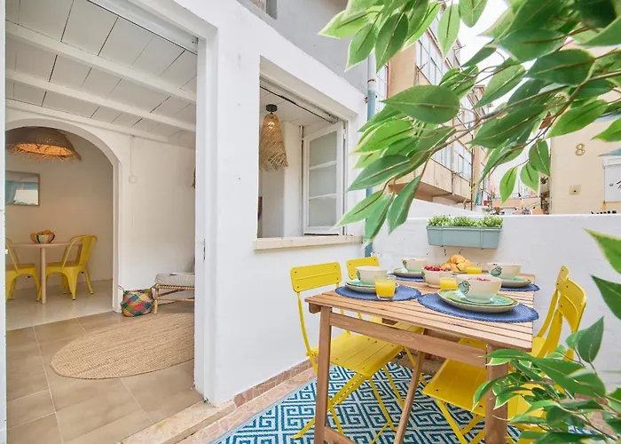 & Surf With Patio, By Timecooler Costa de Caparica