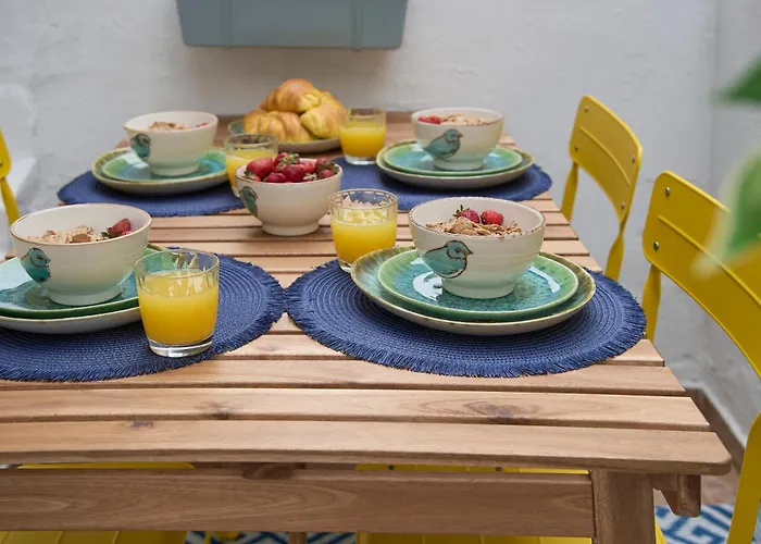 & Surf With Patio, By Timecooler Costa de Caparica